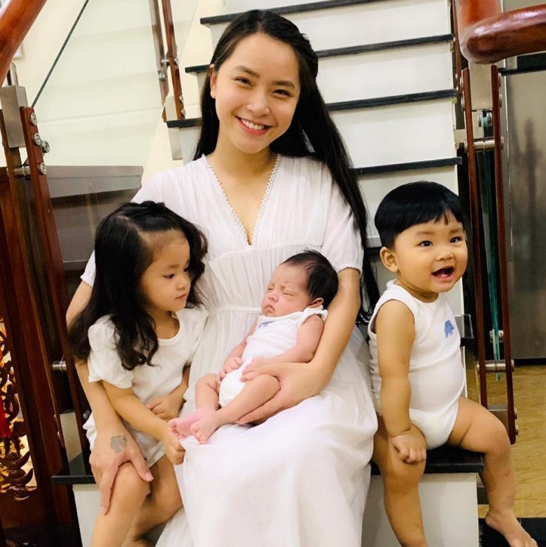 Hai Bang's funny milk diaper scene when 2 years of giving birth to 3 children - 1