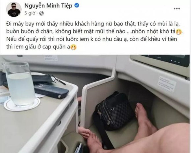 Sao Viet 24h: Minh Tiep is upset when a female passenger slips his foot on the plane?  - first