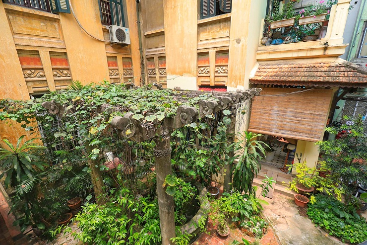 Close-up of an ancient villa of more than 1,000 square meters in Hanoi, which has been paid for hundreds of billions but still does not sell - 14
