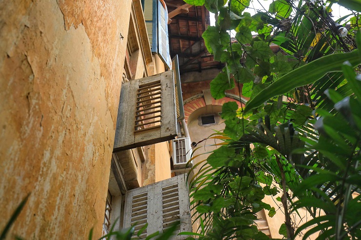 Close-up of an ancient villa of more than 1,000 square meters in Hanoi, which has been paid for hundreds of billions but still does not sell - 15