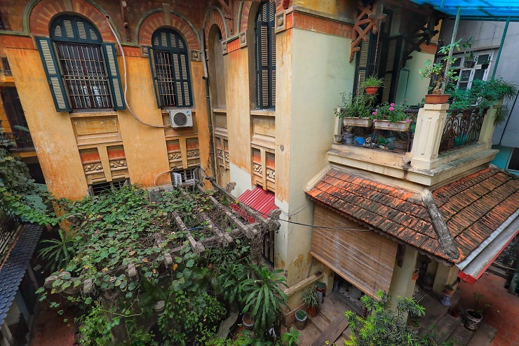 Close-up of an ancient villa of more than 1,000 square meters in Hanoi, which has been paid for hundreds of billions and still does not sell - 5