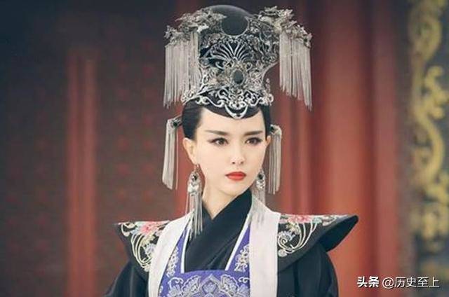 Chinese beauties usurped the queen's throne, committed adultery with servants behind the emperor's back - 1