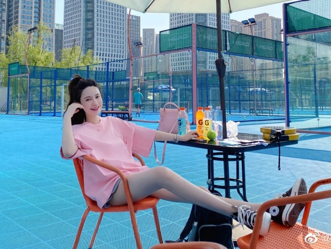 Trương Đại Dịch nổi tiếng với ngoại hình ấn tượng từ vẻ ngoài đến vóc dáng.