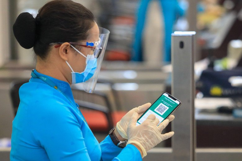 Đảm bảo quyền lợi người dân được cấp chứng nhận tiêm chủng COVID-19 và xác nhận “Hộ chiếu vắc-xin”.