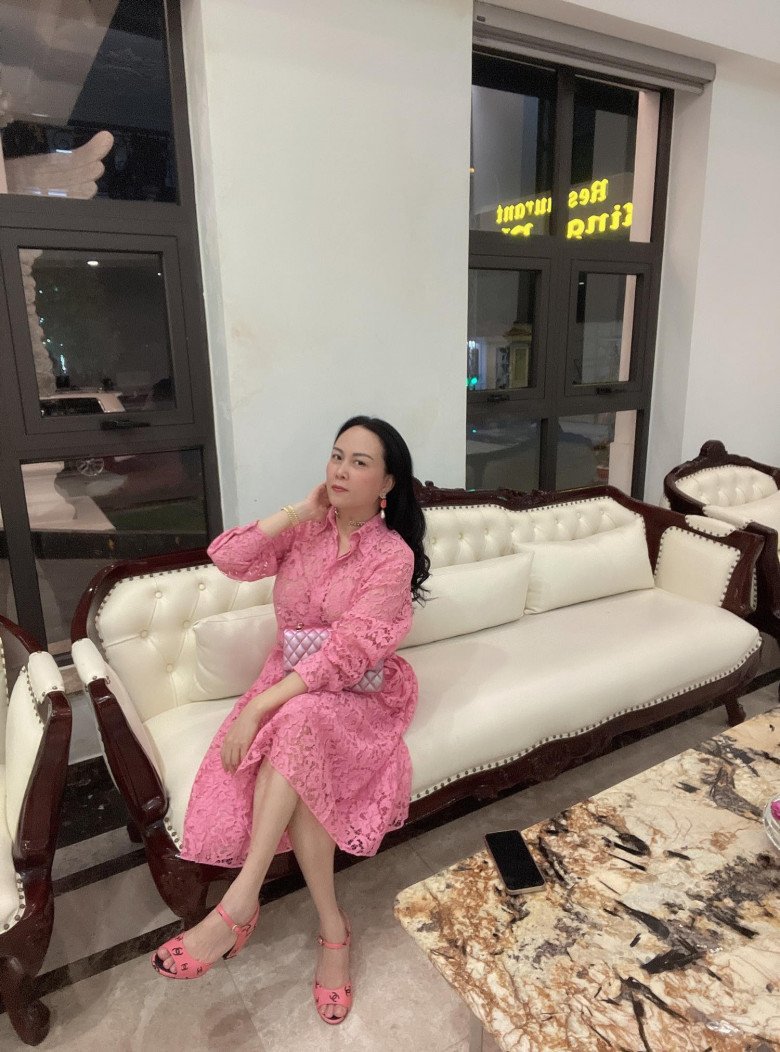 Tiểu tam Lương Thanh hóa quý cô với váy tay phồng  Ngôi sao