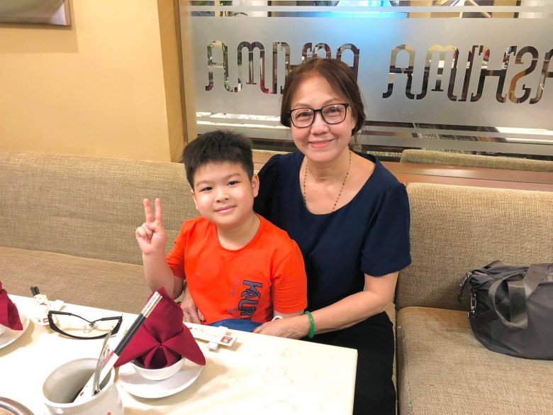 Ex-husband Nhat Kim Anh raises children well after the divorce, the boy is tall and affectionate with his mother - 10