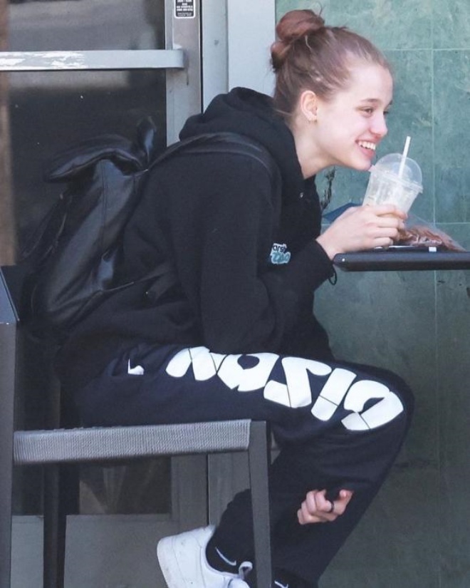 Angelina Jolie's tomboy daughter has just revealed a new photo and is suspected - 1