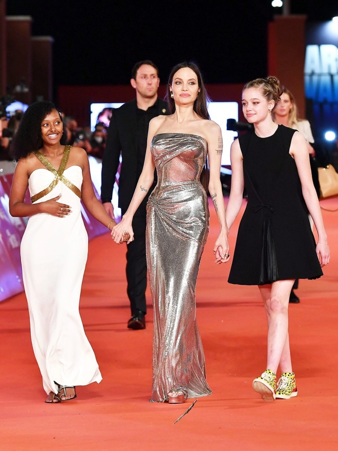 Angelina Jolie's tomboy daughter has just revealed a new photo and is suspected - 7