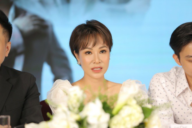 Nữ ca sĩ Uyên Linh có nhiều chia sẻ khi trở lại Hà Nội sau hơn 2 năm.
