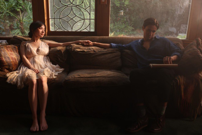 Xuân Nghi và Chris Trimmer có nhiều cảnh quay tình tứ, lãng mạn.