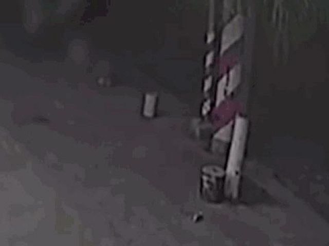 Clip Eva - Clip: Rơi từ tầng 5 xuống đất, bé trai vẫn sống sót thần kỳ