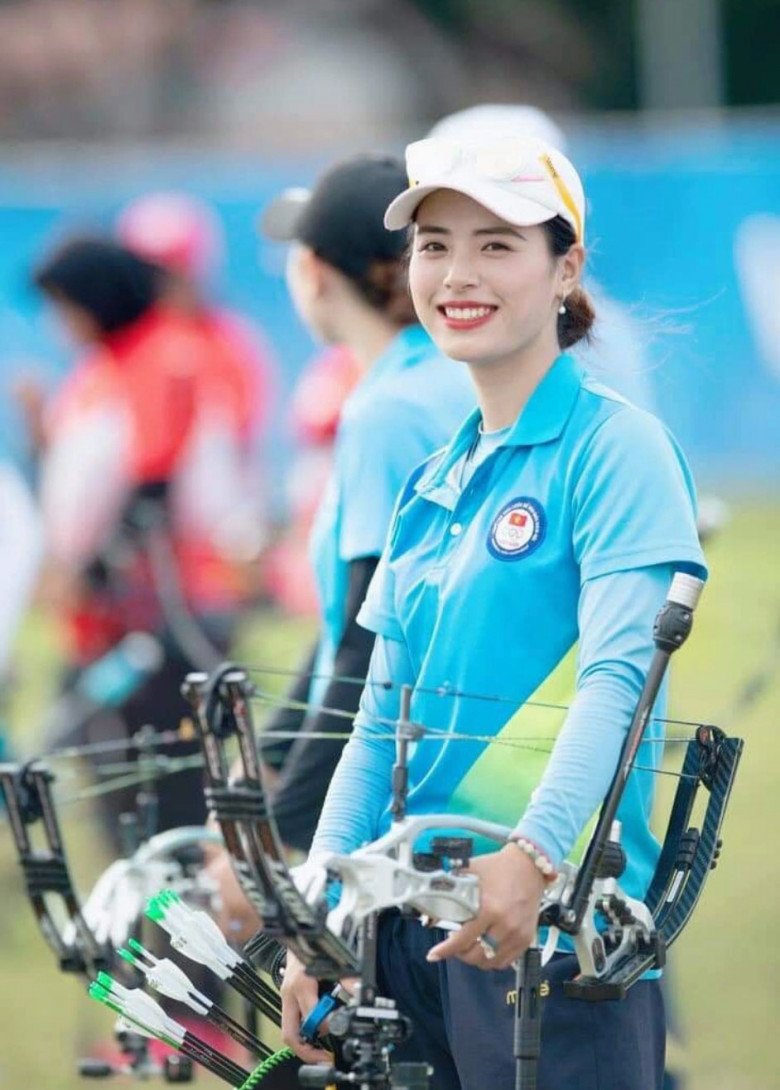 Close-up of the most beautiful female archer in Vietnam, with a smile as bright as Miss - 9