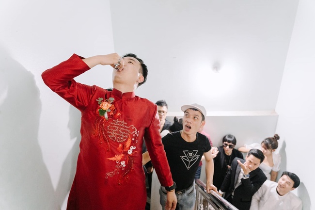 Nam chính Phố Trong Làng: Bị ghét từ phim ra đời, thấy amp;#34;khó thởamp;#34; khi lấy vợ hot girl - 2