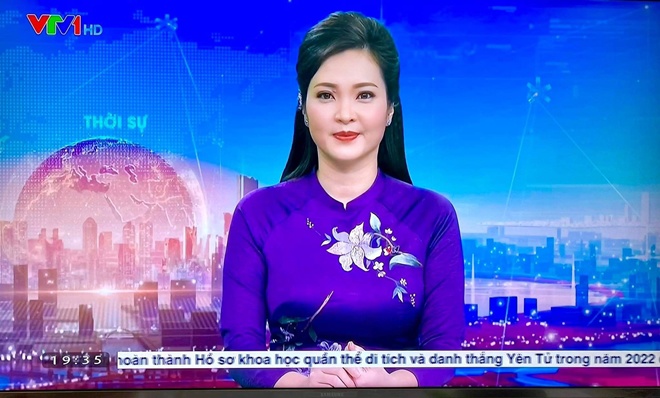 The pregnant female news editor was as beautiful as a flower when amp;#34;missingamp;#34;  On the air, Hoai Anh made a funny comment - 1
