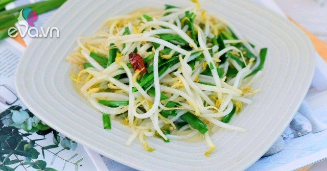 This stir-fried bean sprouts with vegetables is cheap, easy to make, nutritious, and helps to lose weight