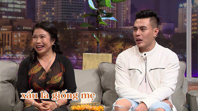 Vietnamese star's biological mother: Good people, weak people, people who are criticized for giving birth to children with a wide mouth, but sharing one touching thing - 9
