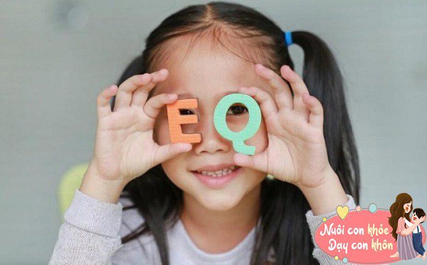Một chuyên gia tâm lý từng nhận định, nếu trẻ thông minh về mặt cảm xúc (EQ) và có tài hùng biện, trẻ sẽ dễ trở nên nổi tiếng khi lớn lên.