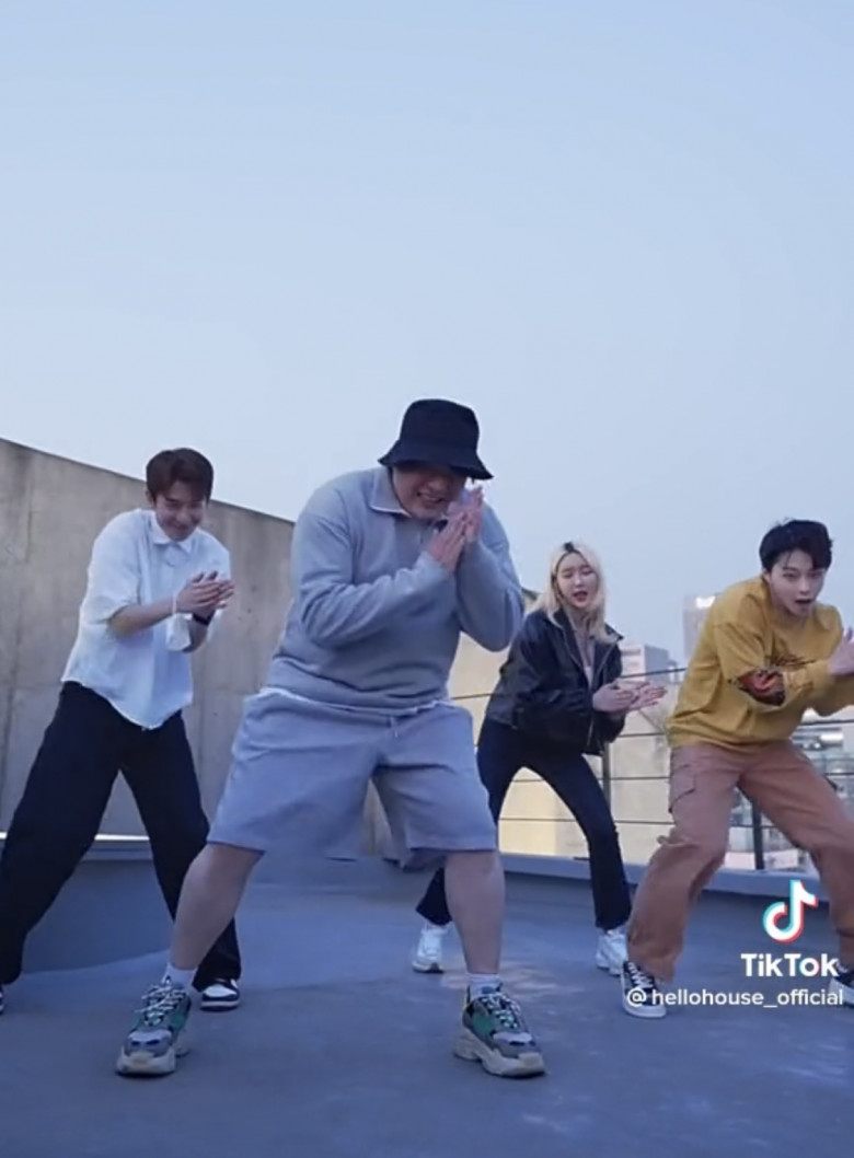 Thành viên Super Junior thể hiện lại điệu nhảy trên nền nhạc bài hát của Hoàng Thùy Linh.