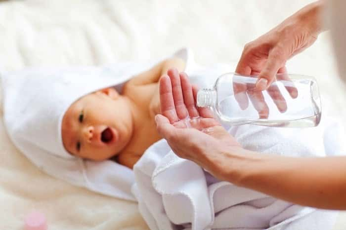Tips to treat babies with stuffy nose, wheezing - 4