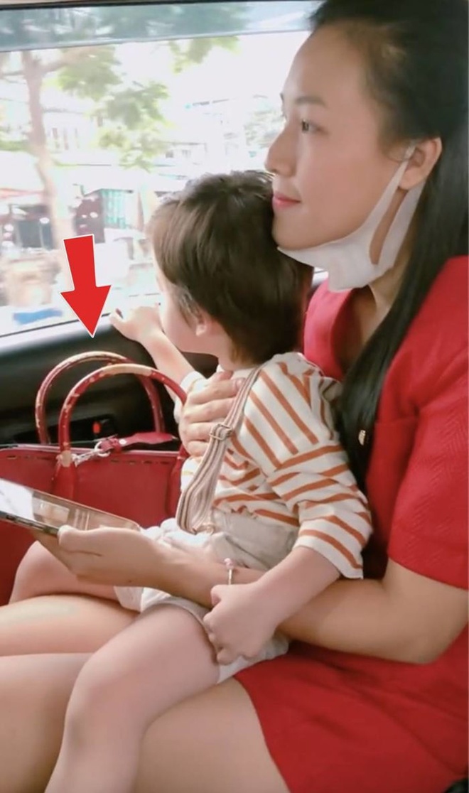 Thêm hình ảnh cho thấy Hoàng Oanh sống tiết kiệm sau khi ly hôn chồng Tây.