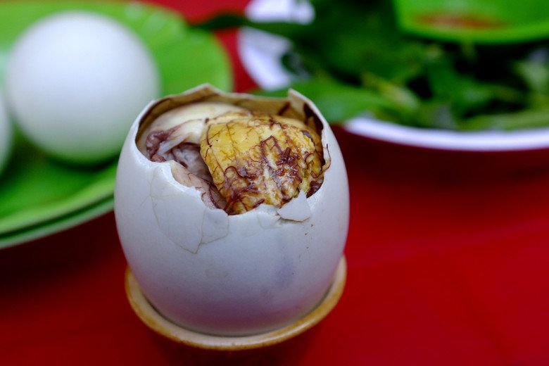 Ăn trứng vịt lộn có tác dụng gì? Những người này nên tránh ăn trứng vịt lộn - 1