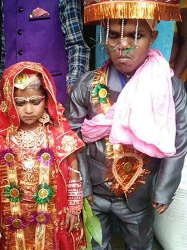 91 cm tall groom marries 86 cm bride, hundreds of curious people come to watch, causing traffic jams - 3