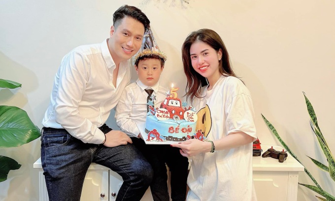 Hotgirl Huong Tran shows a picture of her chubby son, Viet Anh hastily interacted as if she had never been divorced - 12