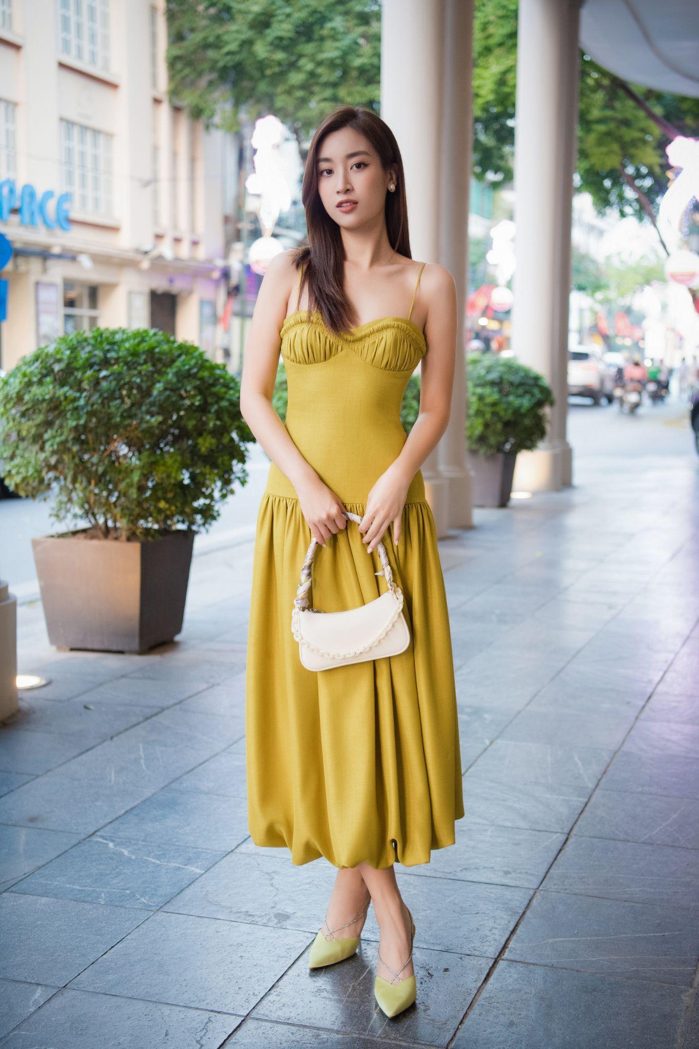 “Chúc mừng Ngày của Mẹ. Mong mẹ sẽ mãi luôn mạnh khỏe và mỗi ngày bên gia đình đều là những ngày vui”, Hoa hậu Đỗ Mỹ Linh