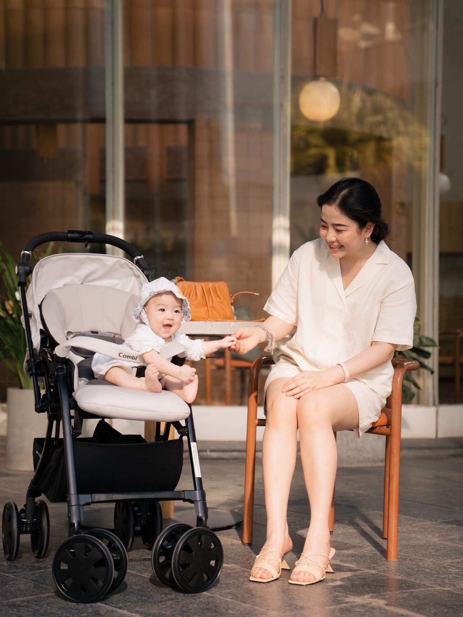 Nam Thương và bé Bún cũng cực đáng yêu bên nhau