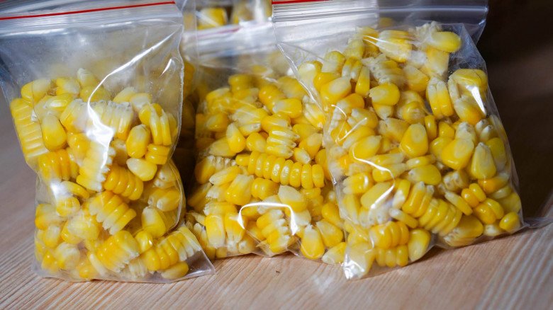 Fresh corn bought a lot and preserved like this for a long time is still as delicious as just harvested - 5