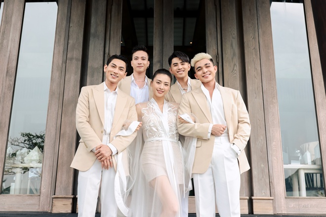 Ngô Thanh Vân và nhóm 365 đã lên đồ, chuẩn bị sẵn sàng cho lễ cưới hoành tráng.