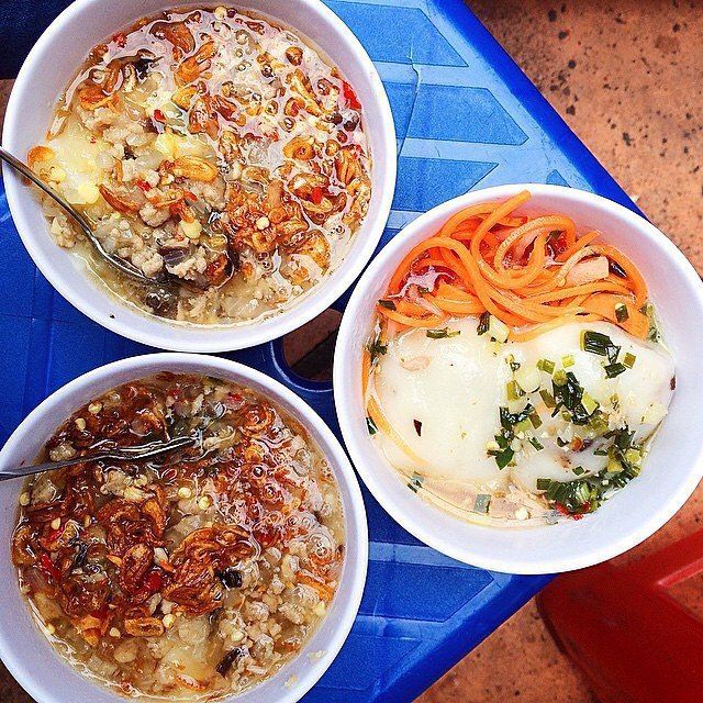 Khách đến quán vừa là khách quen cũng có thể là những người đến vì tò mò