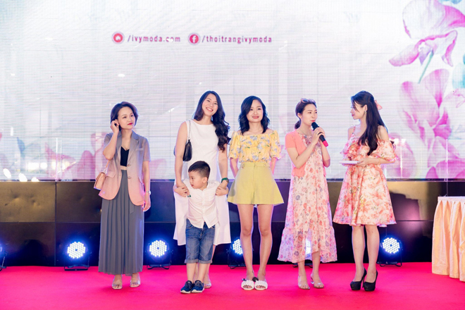 Các gia đình nhỏ quẫy tung trời tại sự kiện “Có Mẹ kề bên” của thương hiệu thời trang IVY moda - 9
