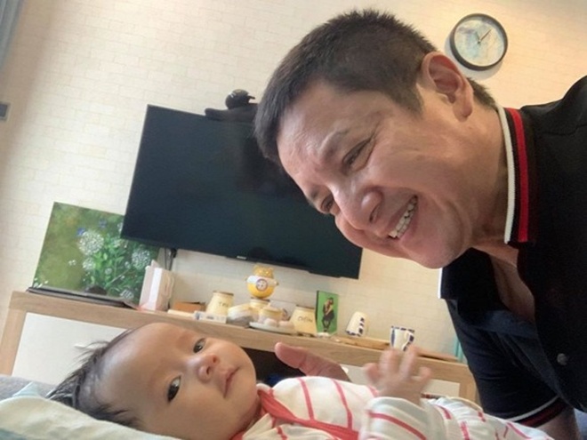 Chi Trung's little known biological son married a beautiful wife, now the comedian shows off his lovely grandson, hoping to be as rich as Van Dung - 23