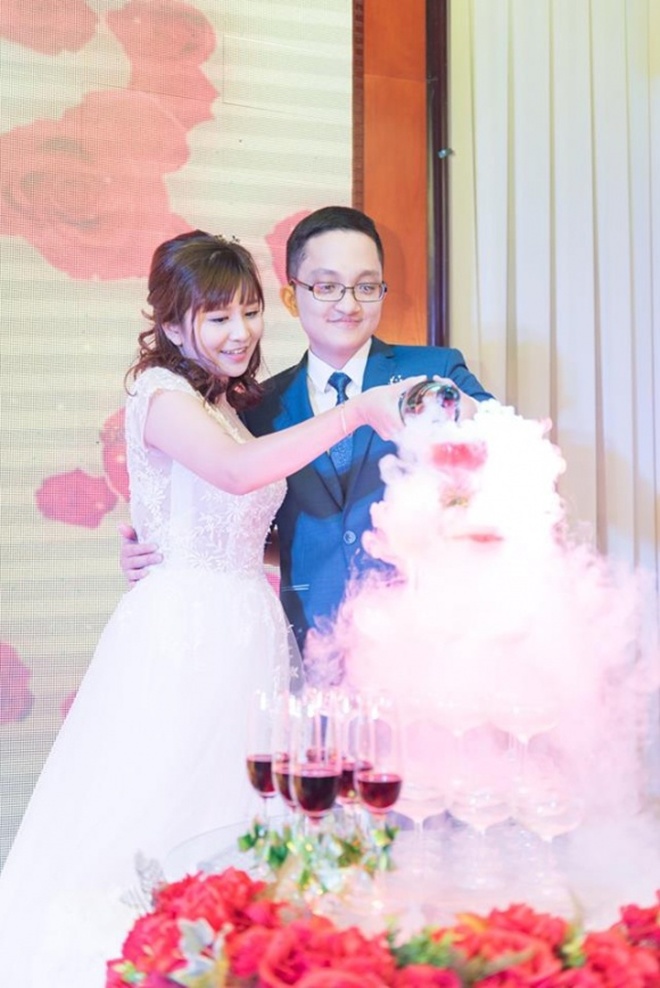 Chi Trung's little known biological son married a beautiful wife, now the comedian shows off his lovely grandson, hoping to be as rich as Van Dung - 9