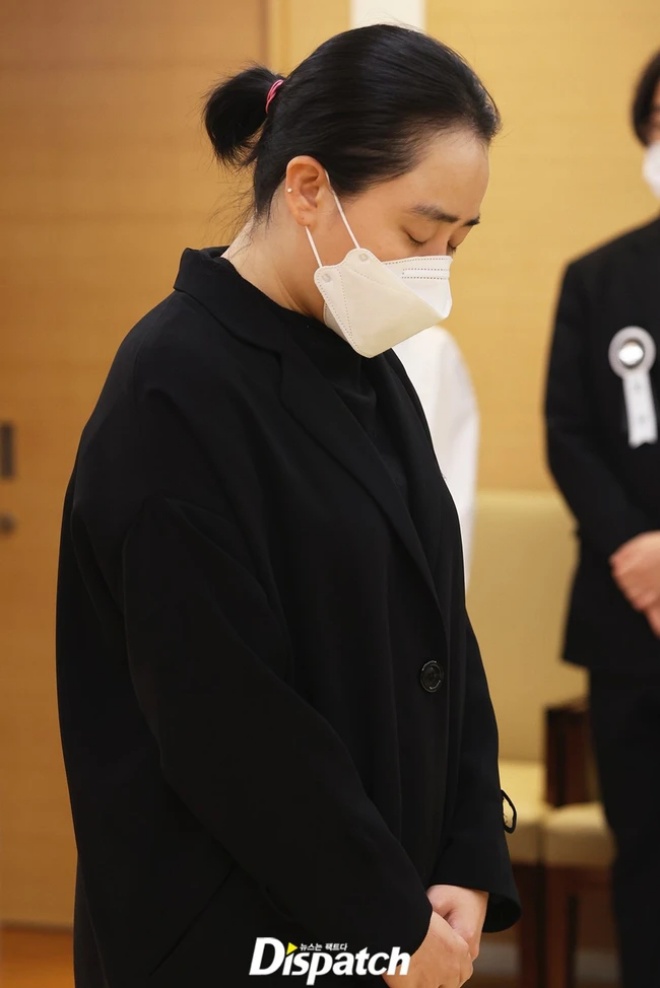 Funeral of post-Korean photos leaving without a husband or children: Big sister Kim Hye Soo was dumbfounded and burst into tears - 4