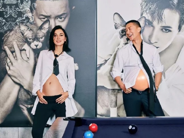 Sao nam Cbiz vạch bụng mang bầu cùng vợ, màn khoe vòng 2 khiến dân mạng náo loạn