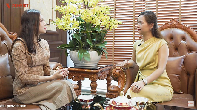 Bà Chu Thị Dung (bên phải) – GĐKD Khu vực phía Bắc - Penviet