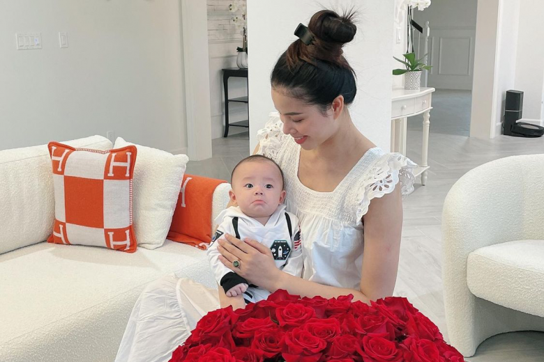 Pham Huong quietly gave birth to a son in the US, the boy's Vietnamese pronunciation was super standard - 9