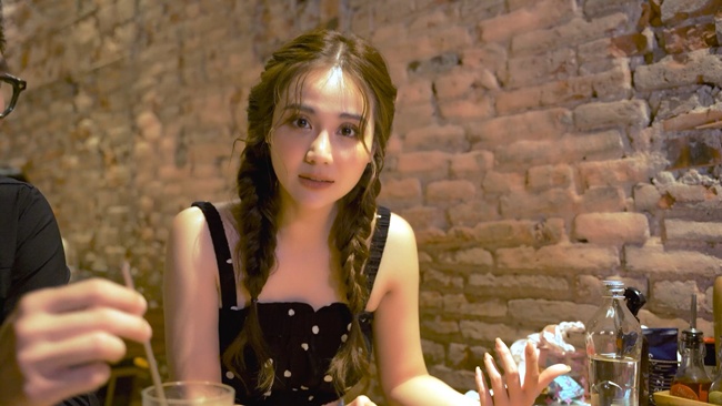 Vân Trang amp;#34;Thương Ngày Nắng Vềamp;#34; tiết lộ về kẻ thứ ba và nụ hôn trộm không có trong kịch bản của Duy - 3