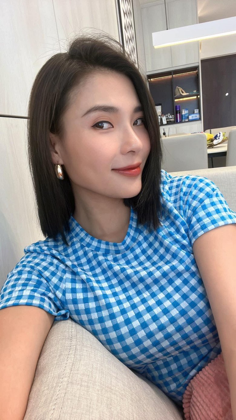 No longer using amp;#34;fake amp;#34;  To the point of being ostracized, Thuy Diem now has short hair and still attracts people - 7