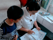 Làm mẹ - Con làm toán 10-3-2=5 bị cô gạch sai, mẹ đi kiện nhưng xấu hổ khi giải thích