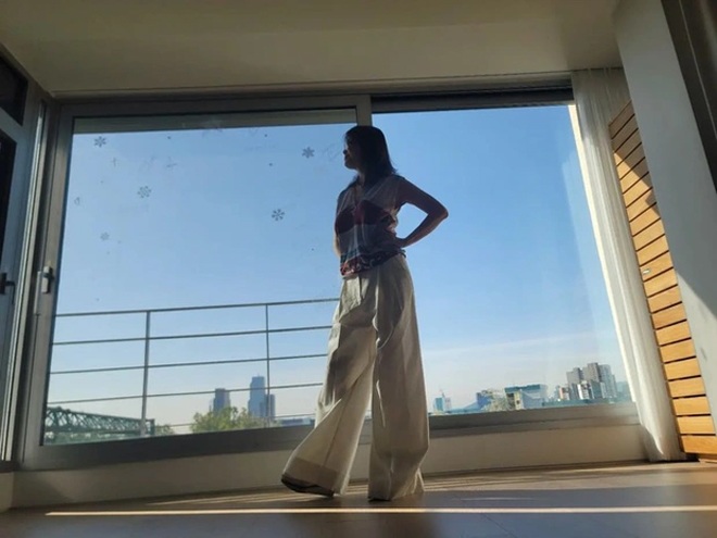 Shin Ae Ra vừa khoe ảnh mới do ông xã chụp.