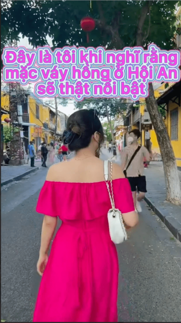 Appear amp;#34;army amp;#34;  Pink, off-shoulder tops in Hoi An, women think they're outstanding, everyone sees them wherever they go - 1