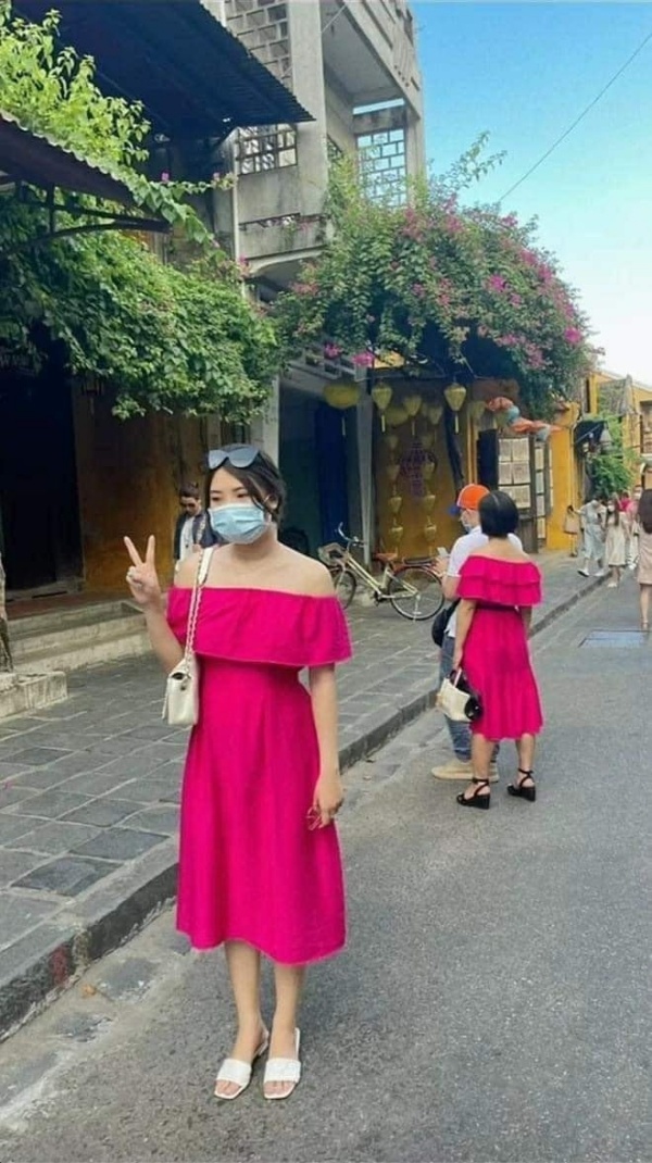 Appear amp;#34;army amp;#34;  pink, off-shoulder tops in Hoi An, women think they're outstanding, everyone sees them wherever they go - 2