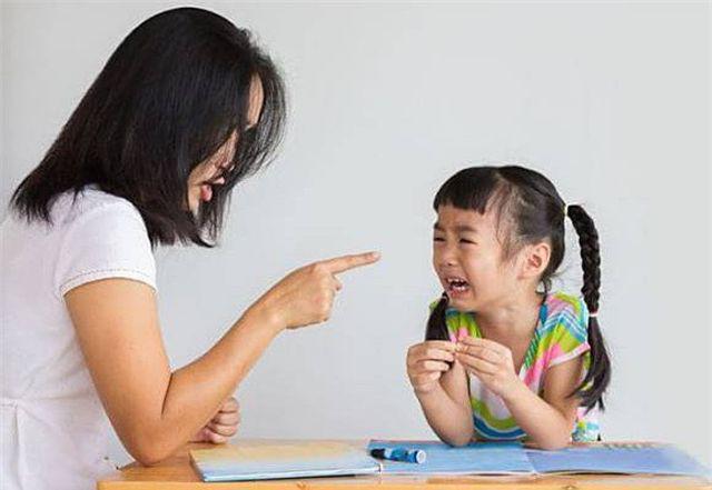 Angry at her child for not doing homework, mother slaps her child to death, here are 5 positions, no matter how angry you are, don't hit your child - 1