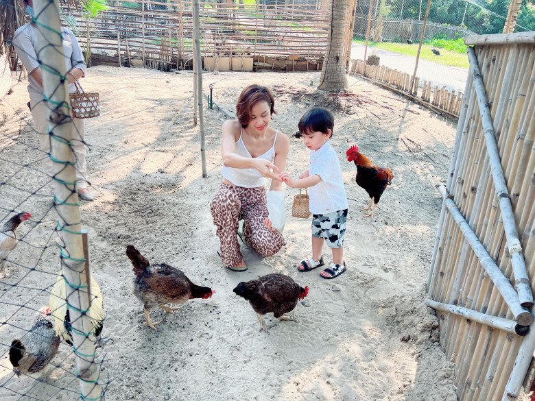 Vietnamese beauties who gave birth to a Western-born child had to take a DNA test, the child is now lovely, just like his father - 8