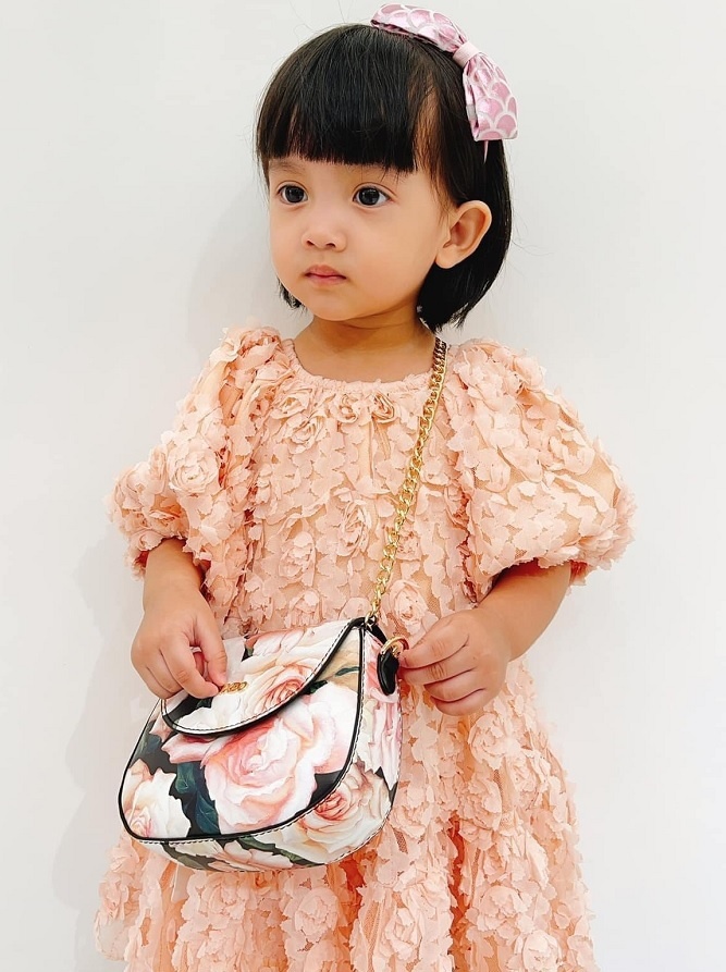 Appears amp;#34;she joins amp;#34;  3 years old is the most luxurious in the Vietnamese star group: When you go shopping, you will want to buy any bag brand - 1