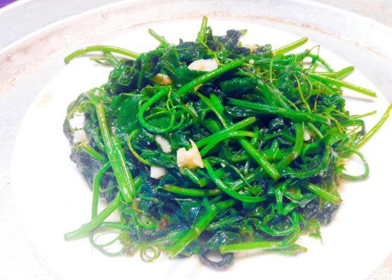 Một loại rau trước đây rẻ, là món ăn cho người nghèo, nay đã trở thành đặc sản trên phố, 100.000 đồng / kg - 2