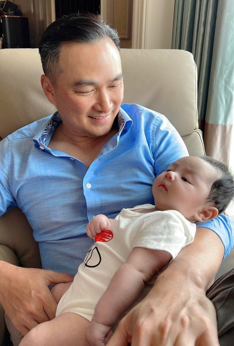 Being a father after 21 years, Chi Bao won a big prize: Handsome son in his infancy, rich face - 8